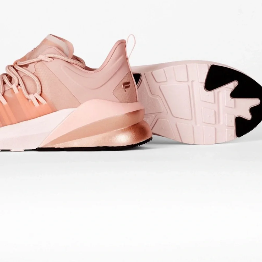 FABLETICS PALM PERFORMANCE ALMOND ROSE GOLD LACE UP CHUNKY SNEAKER SIZE 9
